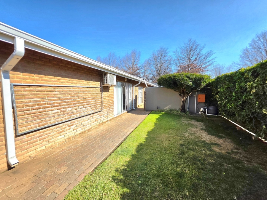 5 Bedroom Property for Sale in La Provance Free State